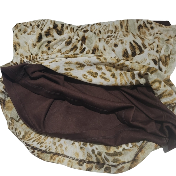 Brown Animal Print sleeveless blouse - Picture 4 of 5